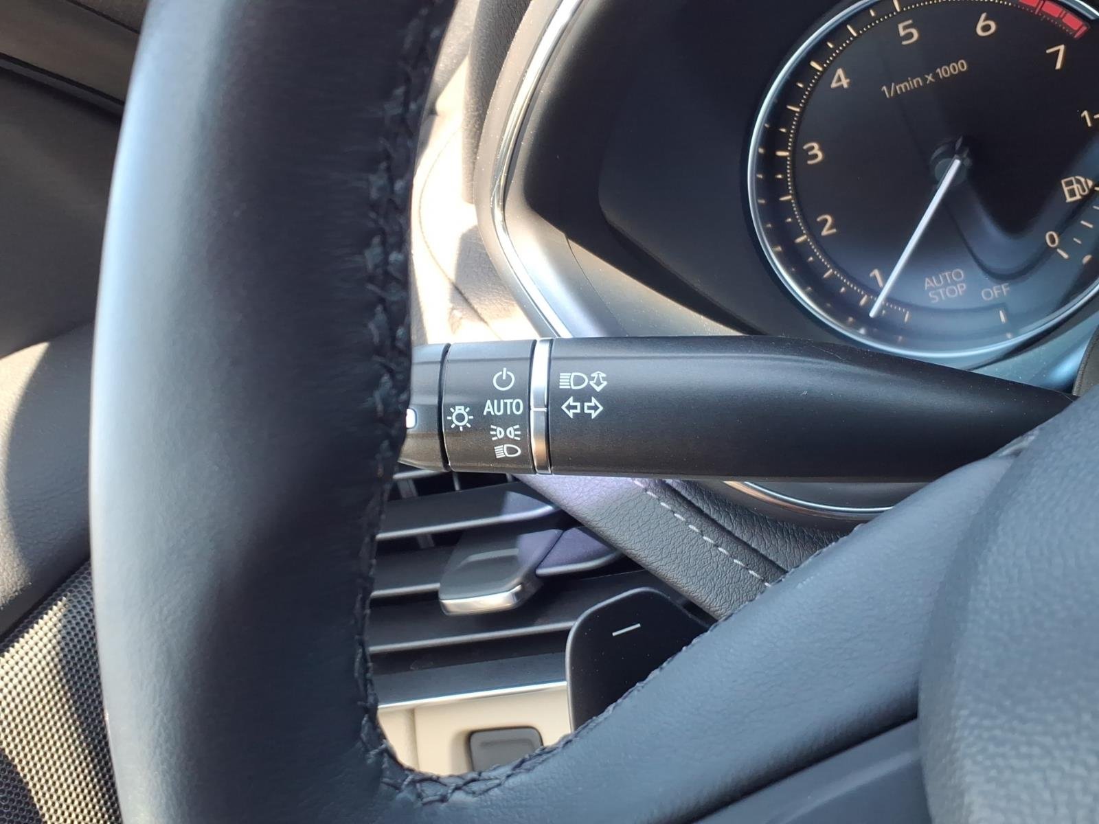 Used 2020 GRAY Cadillac Luxury image 25