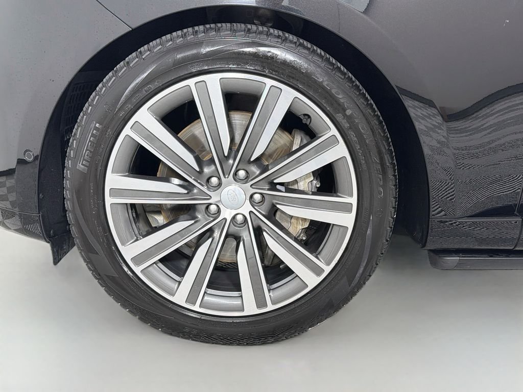 Used 2023 Black Land Rover SE image 34