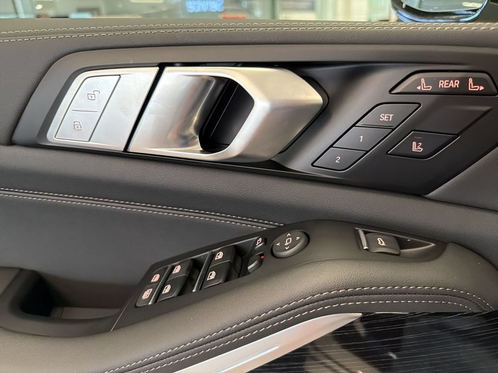 New 2027 Mineral White Metallic BMW xDrive40i image 10