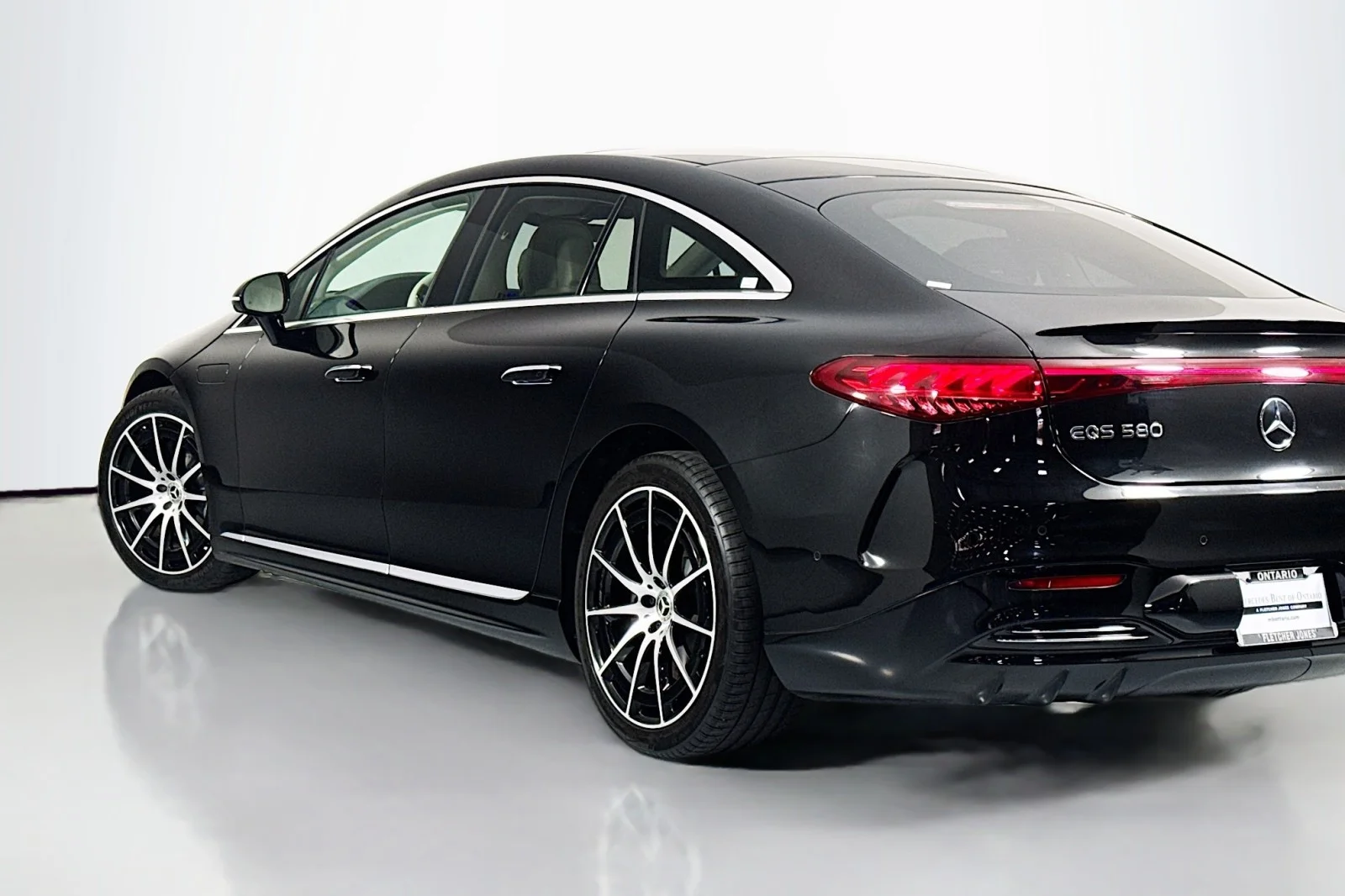 Used 2023 Obsidian Black Metallic Mercedes-Benz 580 image 13