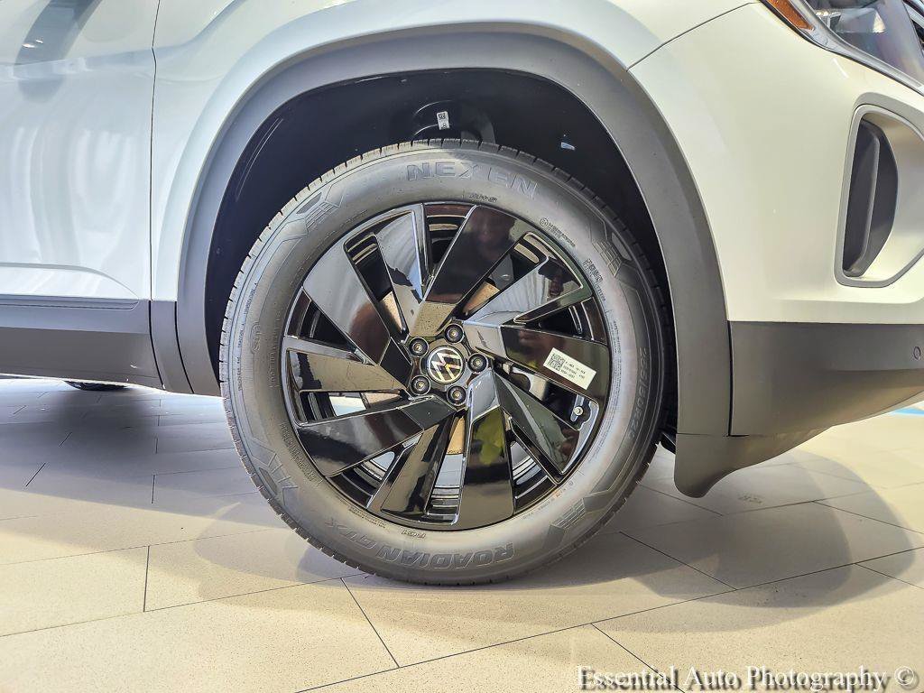 New 2026 Opal White Pearl Volkswagen 2.0T SE w/Technology image 6