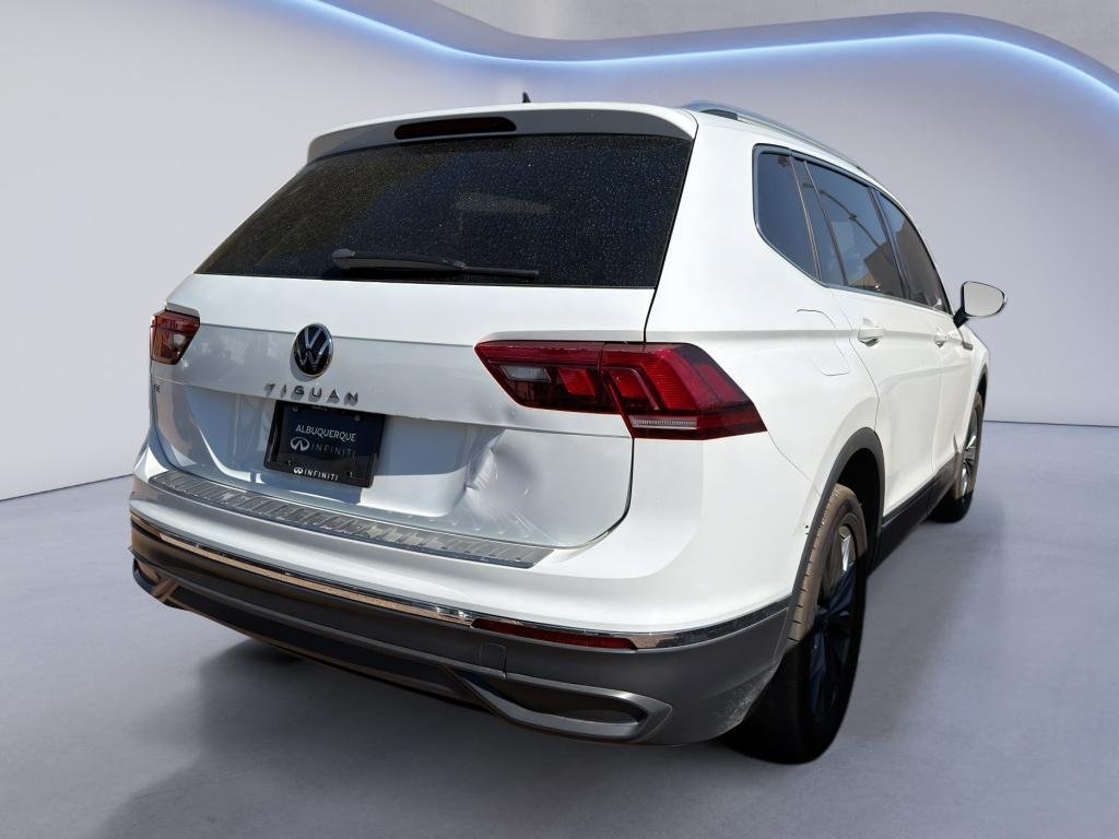 Used 2022 Pure White Volkswagen SE image 4