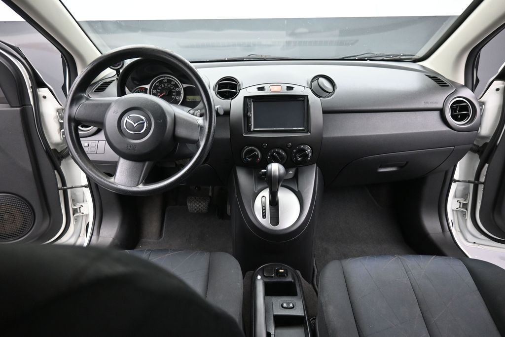 Used 2013  Mazda Sport image 2