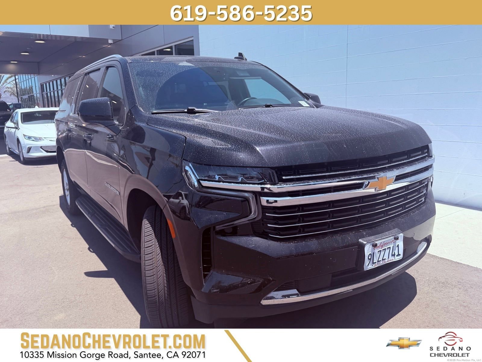 2024 Chevrolet Suburban 4WD 1500 LT's photo
