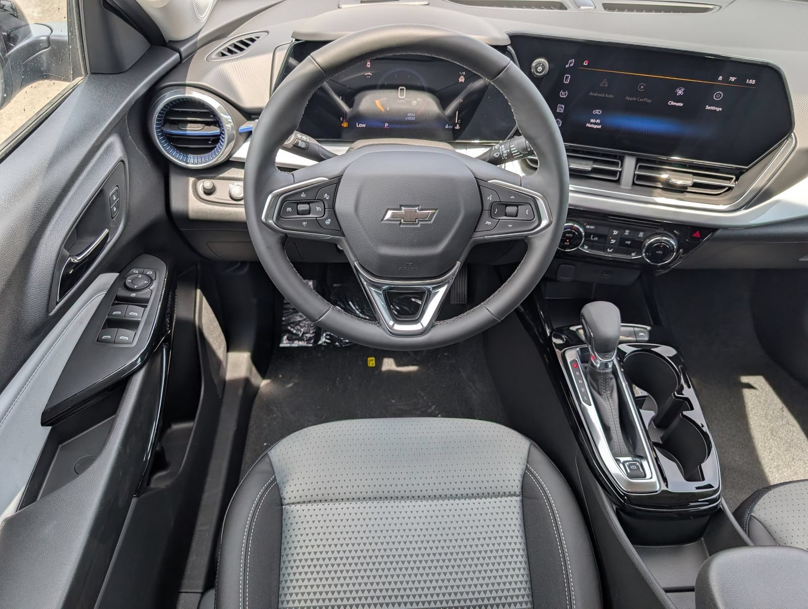 2026 Chevrolet Trax LT - Photo 9