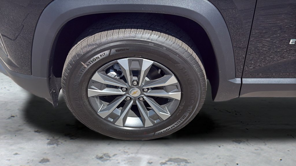 New 2027 Mosaic Black Metallic Chevrolet FWD LT image 29