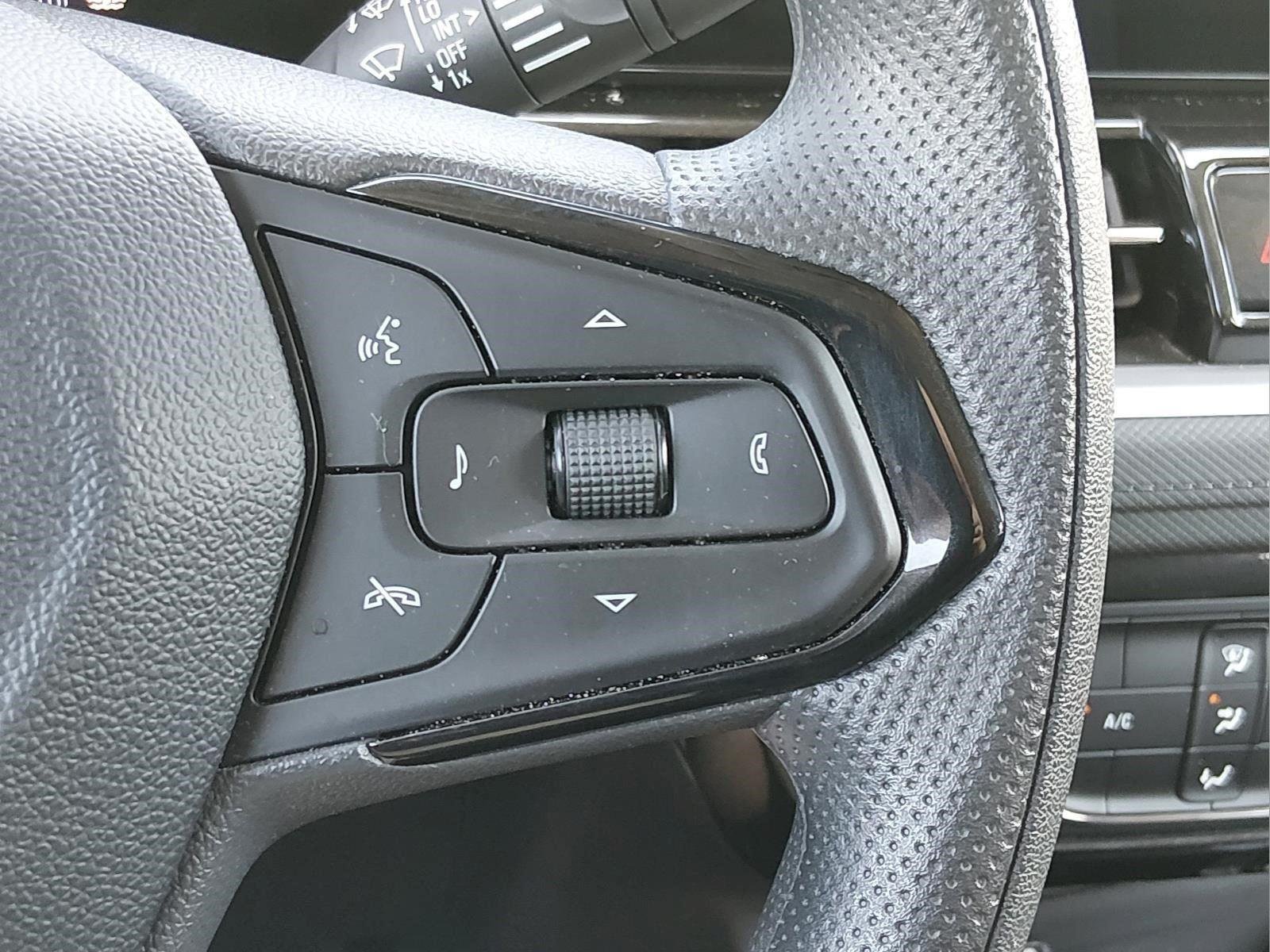 Used 2025 Mosaic Black Metallic Chevrolet LT image 27