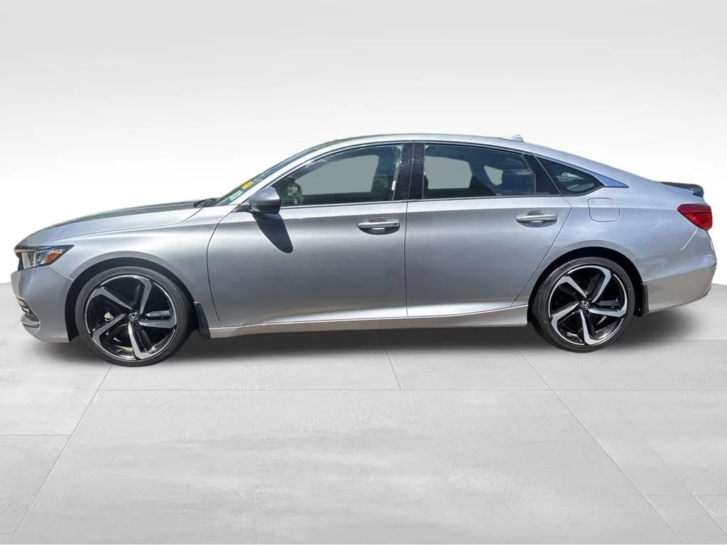 Used 2019  Honda Sport 1.5T image 3