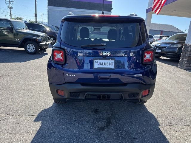 Used 2018 Blue Jeep Latitude image 5