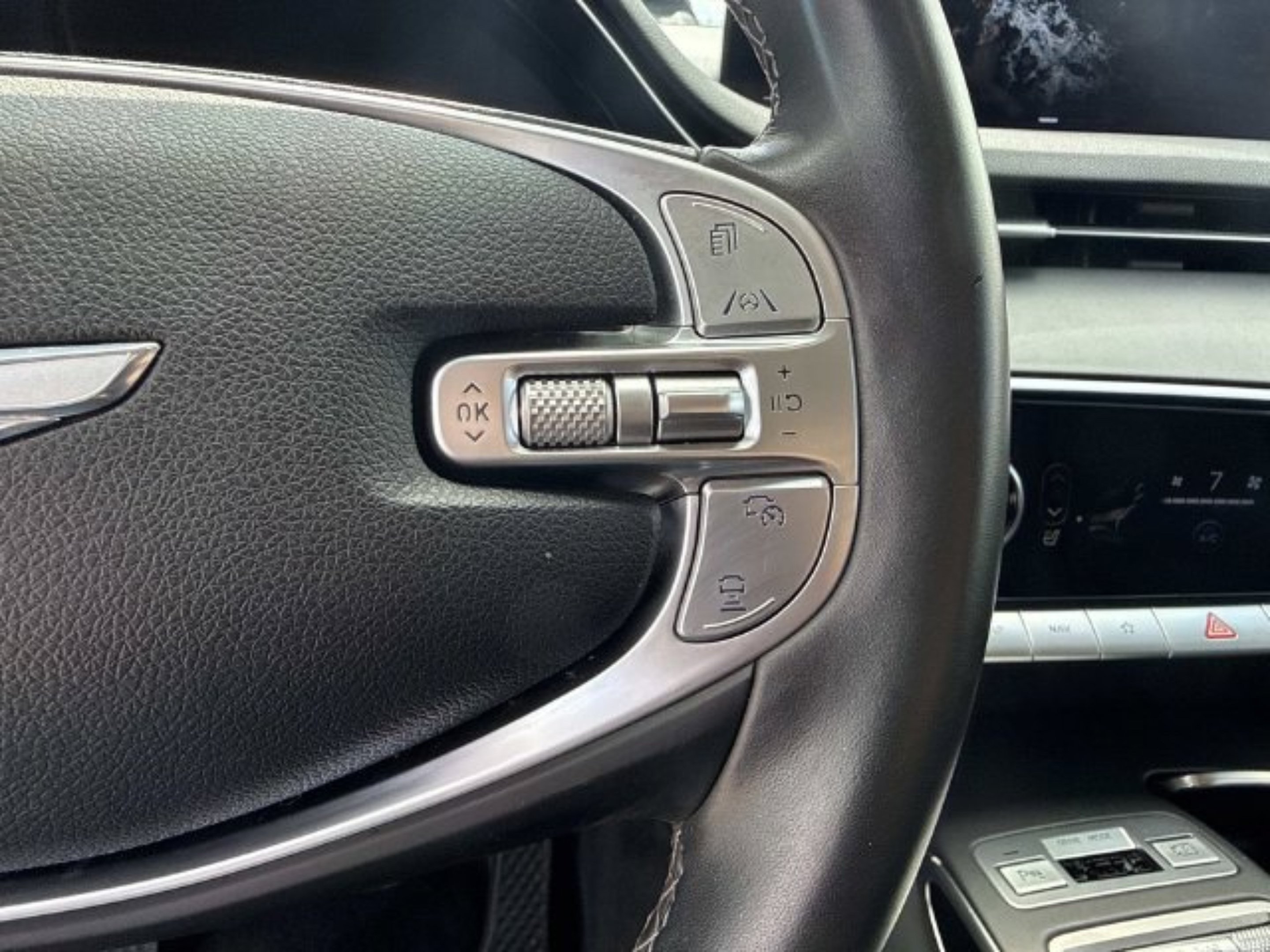 Used 2025 Savile Silver Genesis 2.5T image 26