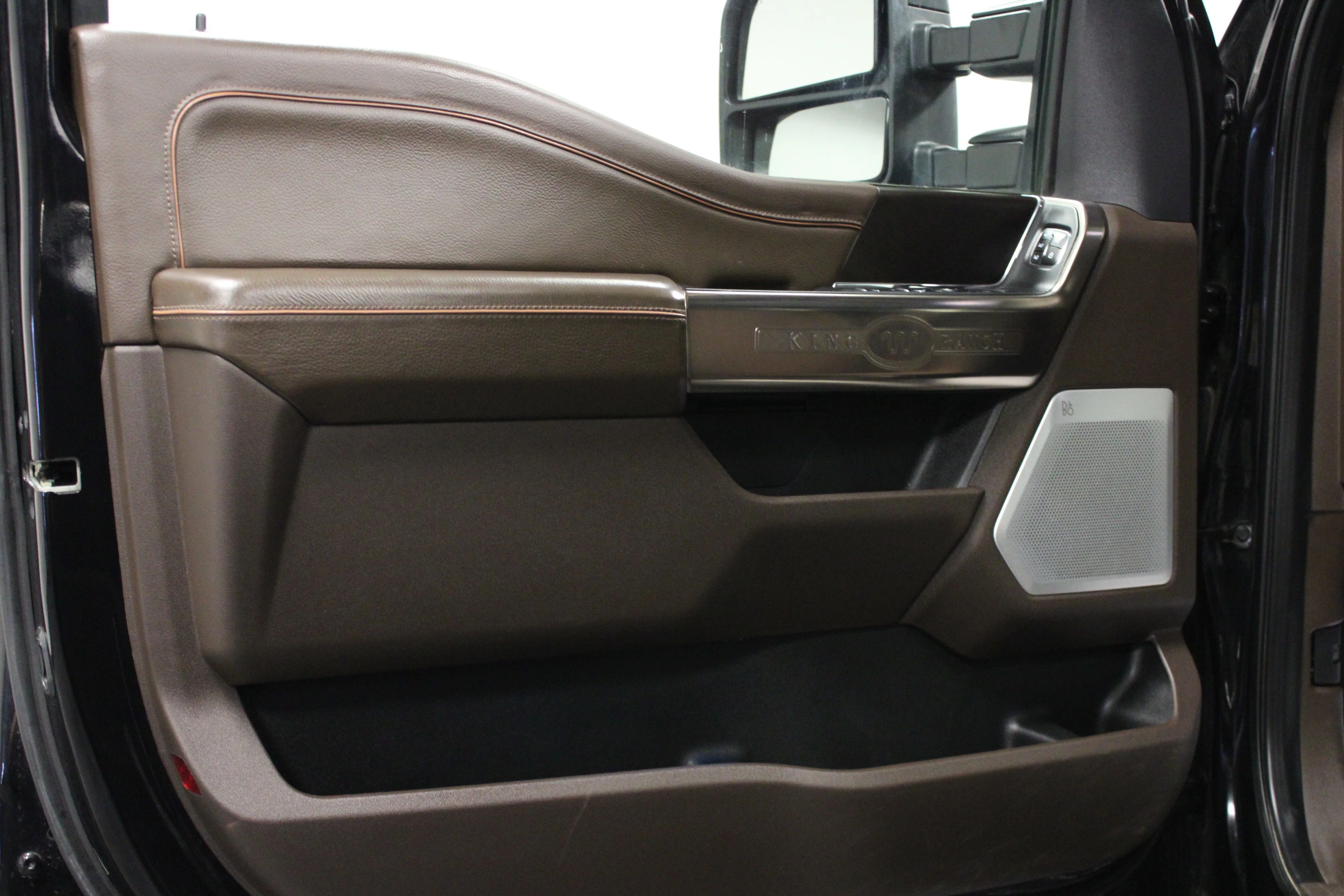 Used 2023 Agate Black Metallic Ford King Ranch image 11