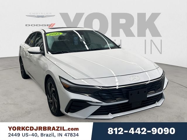 Used 2025 White Hyundai SEL Convenience image 7