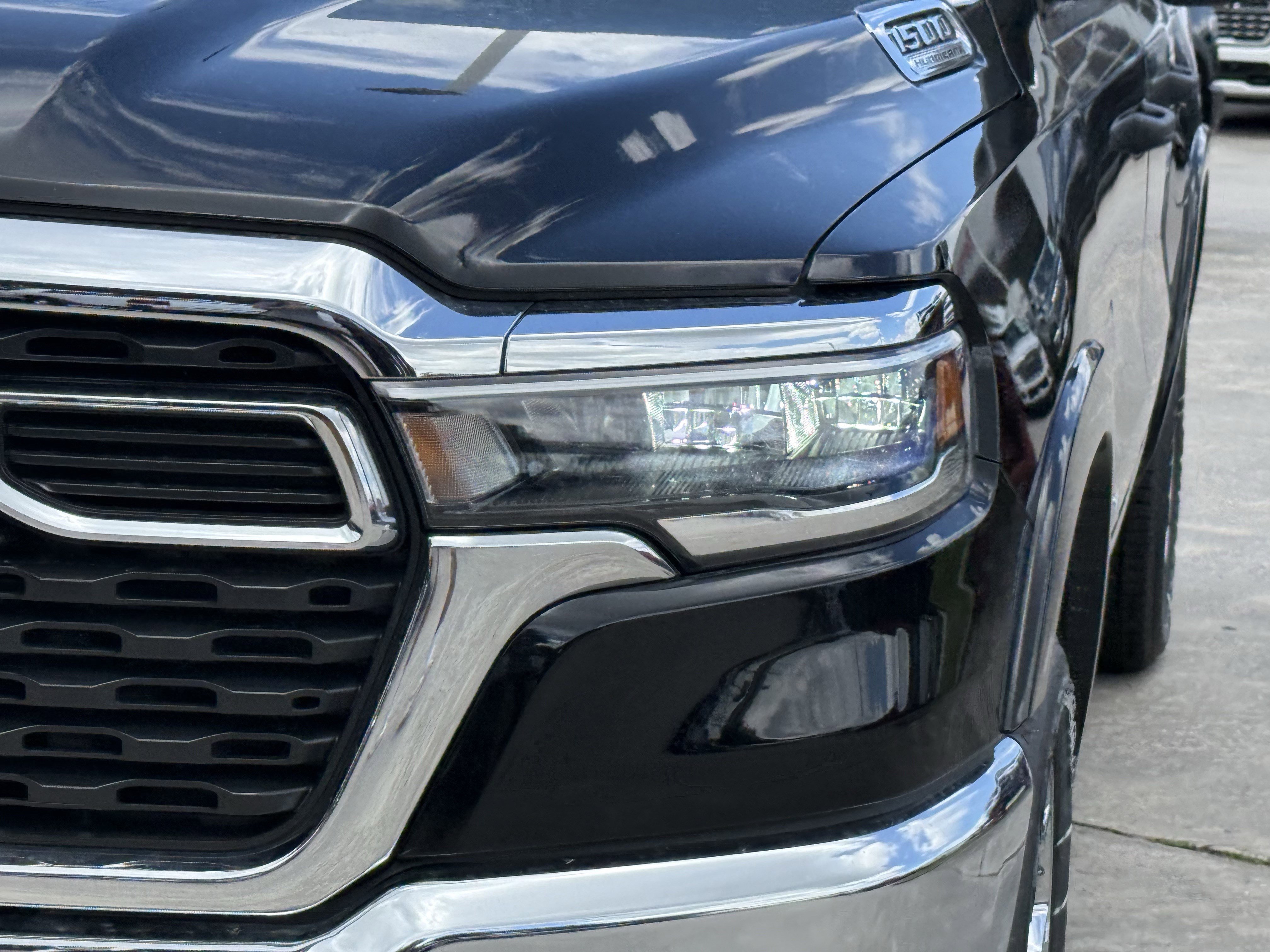 New 2026 Diamond Black Crystal Pearl-Coat Exterior Paint RAM Big Horn image 7