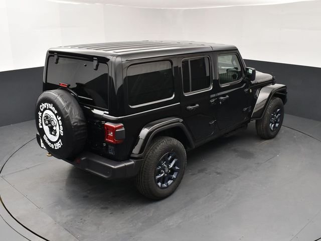 New 2026 Black Clear-Coat Exterior Paint Jeep 85th Anniversary Edition image 18