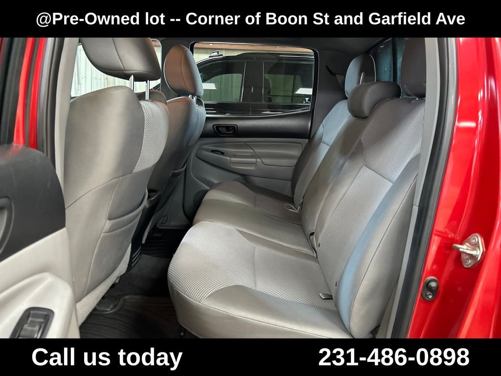 Used 2015 Red Toyota Base image 23