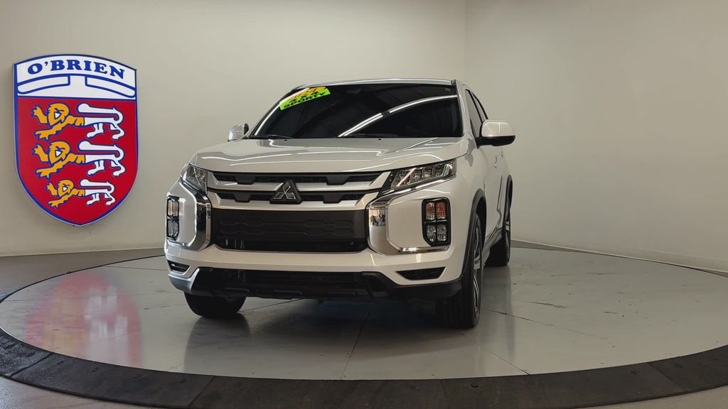 Used 2024 White Mitsubishi 2.0 ES image 9