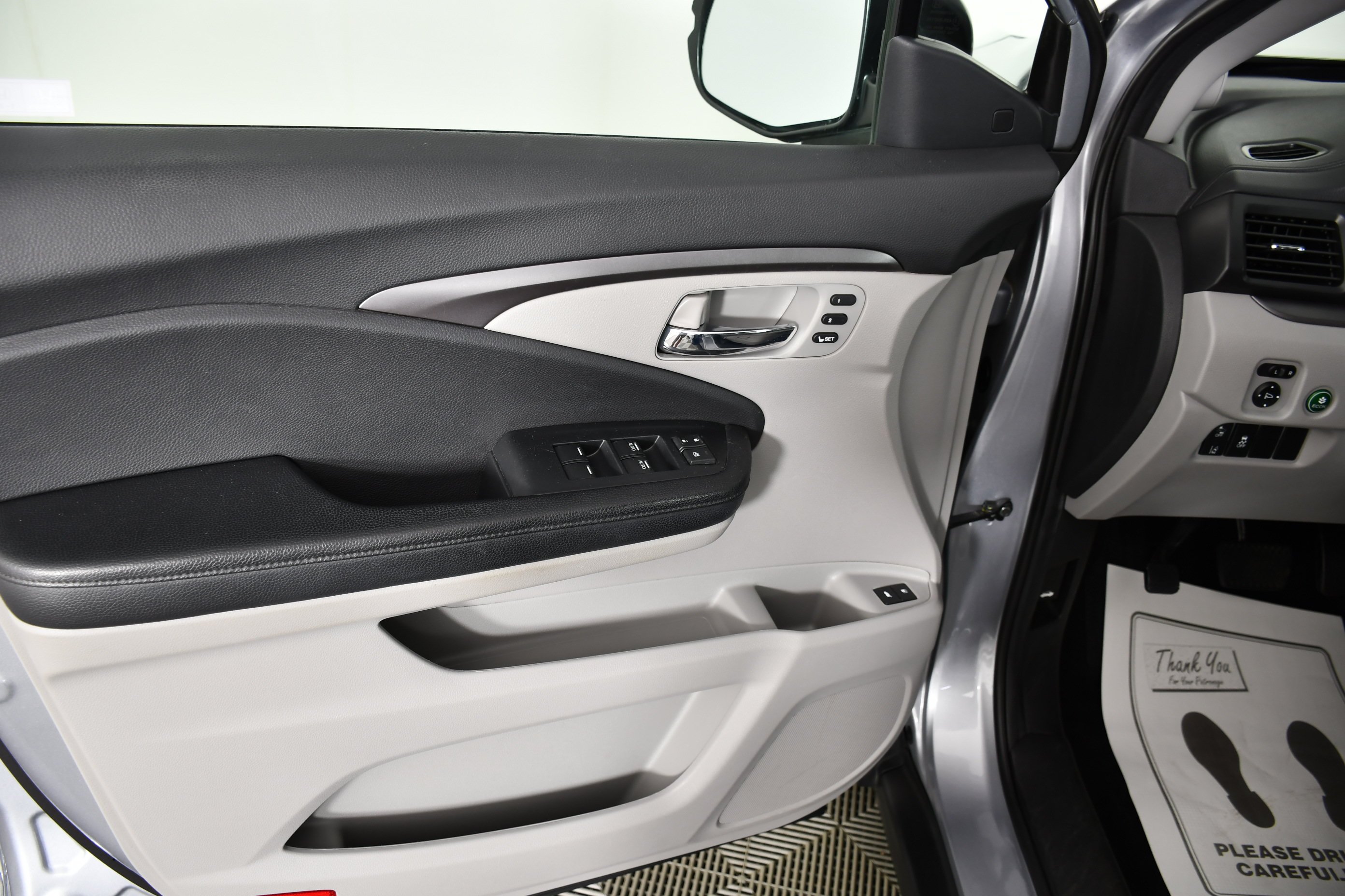 Used 2020 Lunar Silver Metallic Honda EX-L image 37