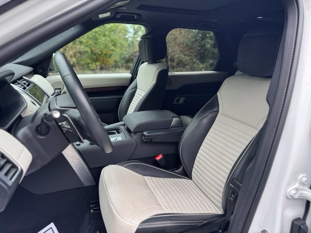Used 2024 Fuji White Land Rover Dynamic SE image 10