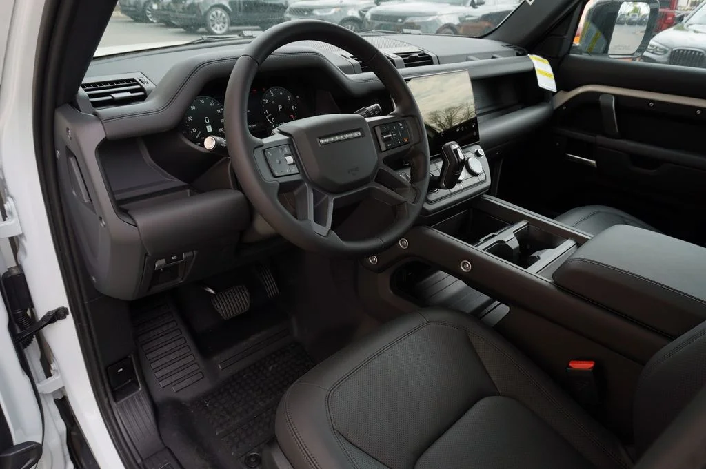 New 2026 Fuji White Land Rover X-Dynamic SE image 13