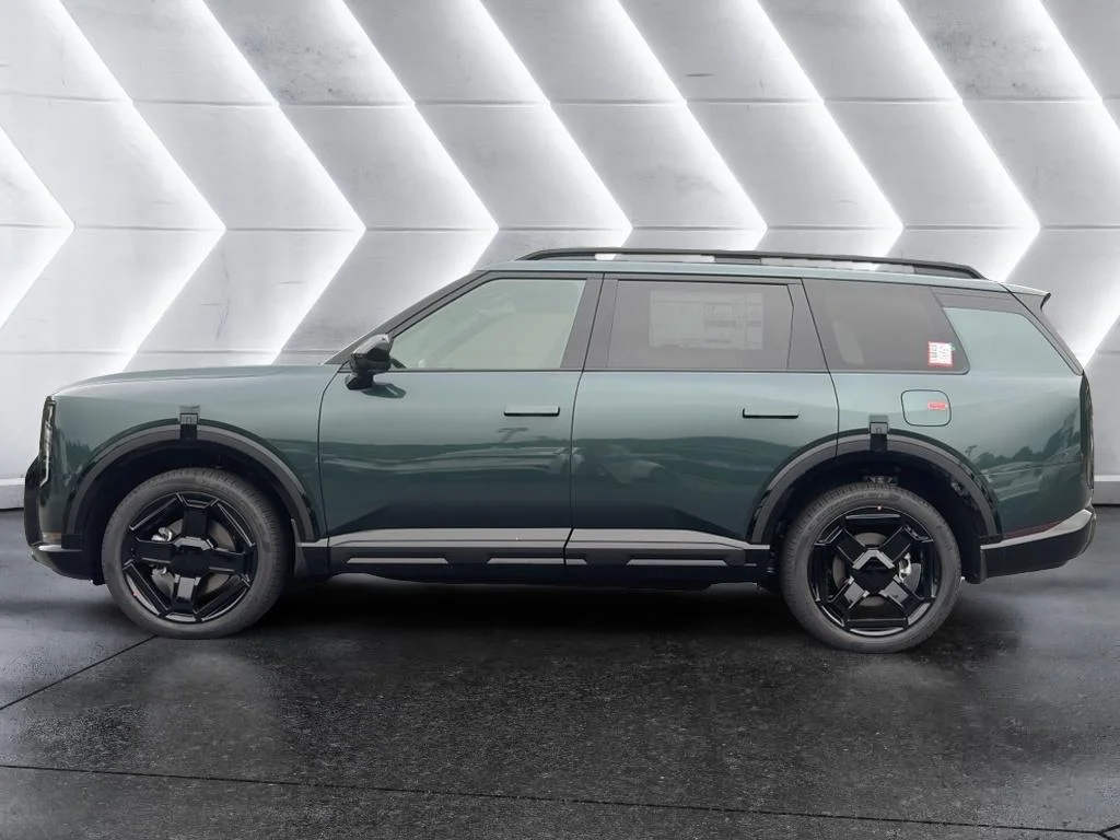 New 2027 Black Jade Green Kia X-Line EX image 8