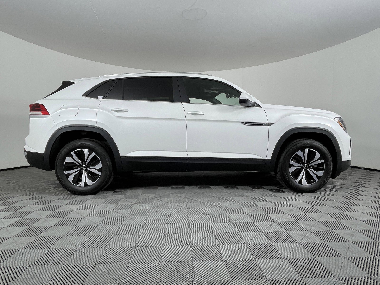 New 2026 Opal White Pearl Volkswagen 2.0T SE image 17