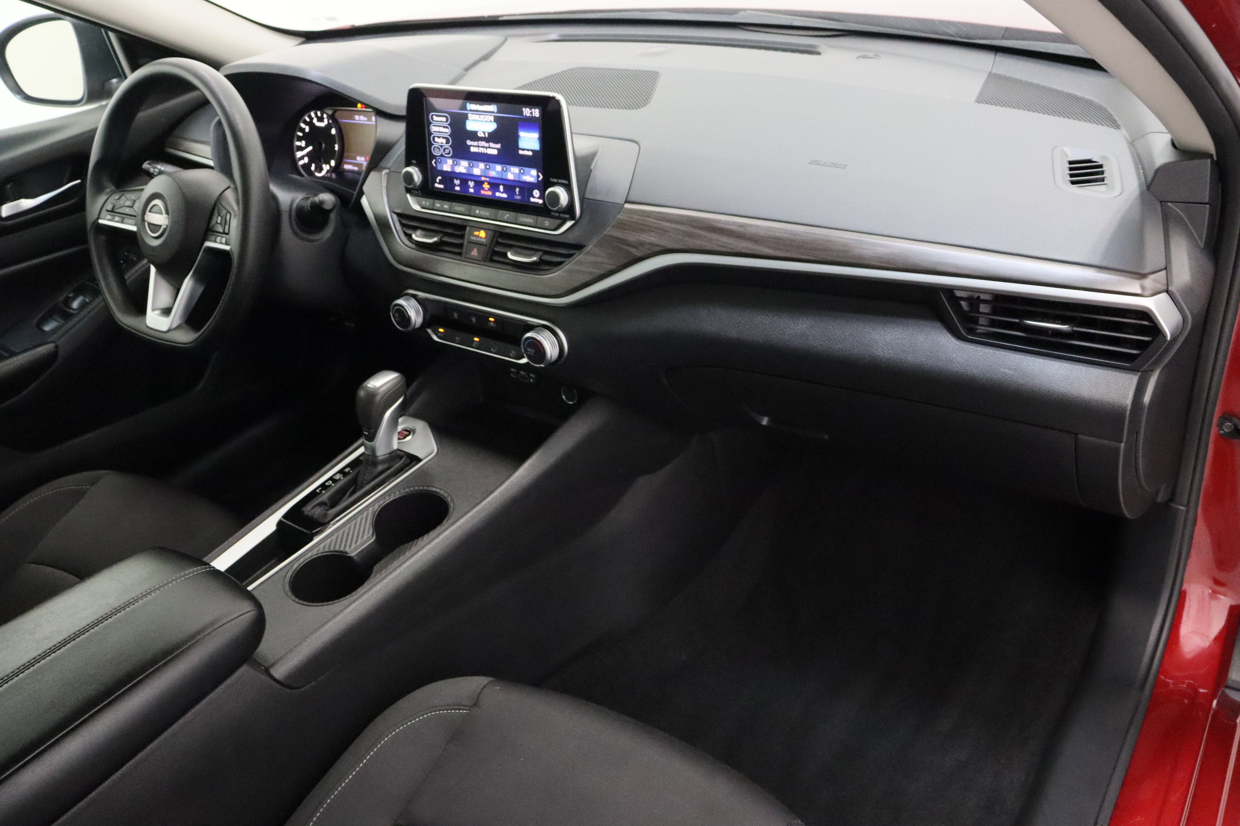 2025 Nissan Altima SV - Photo 35