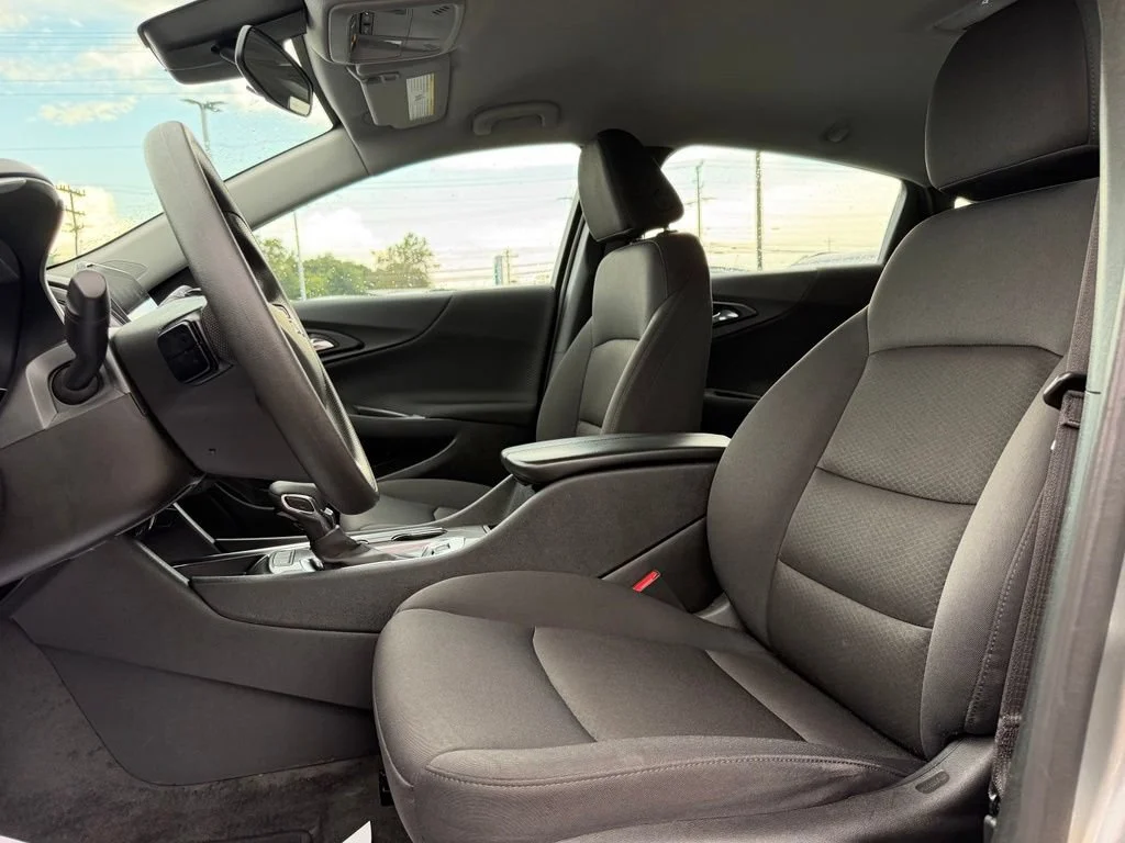 Used 2025 Sterling Gray Metallic Chevrolet 1LT image 26