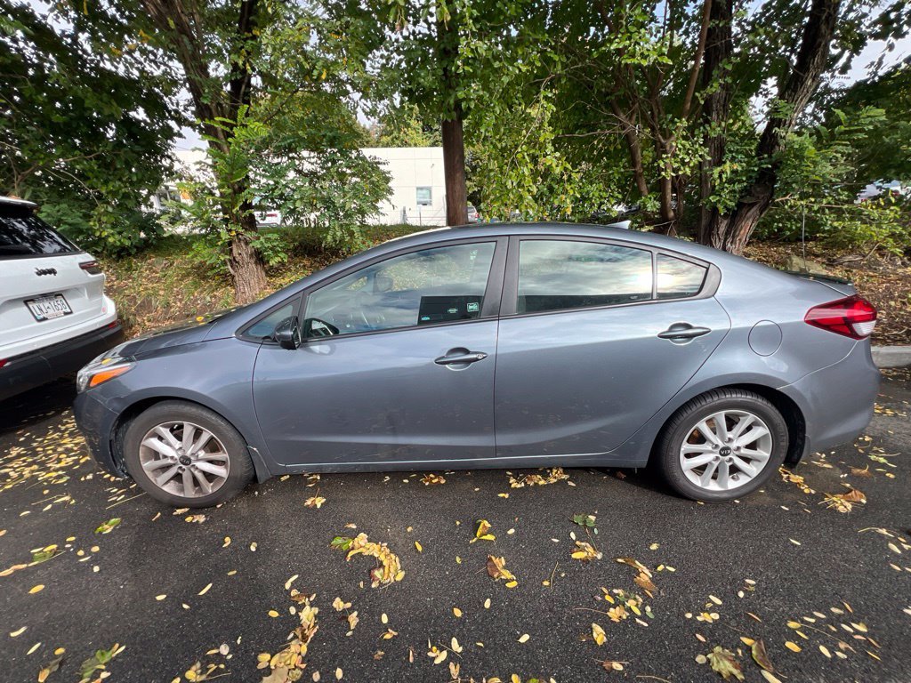 Used 2017 Gray Kia S image 8