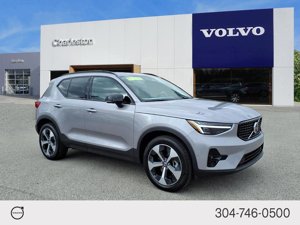 2026 Volvo XC40 B5 Plus Dark AWD's photo