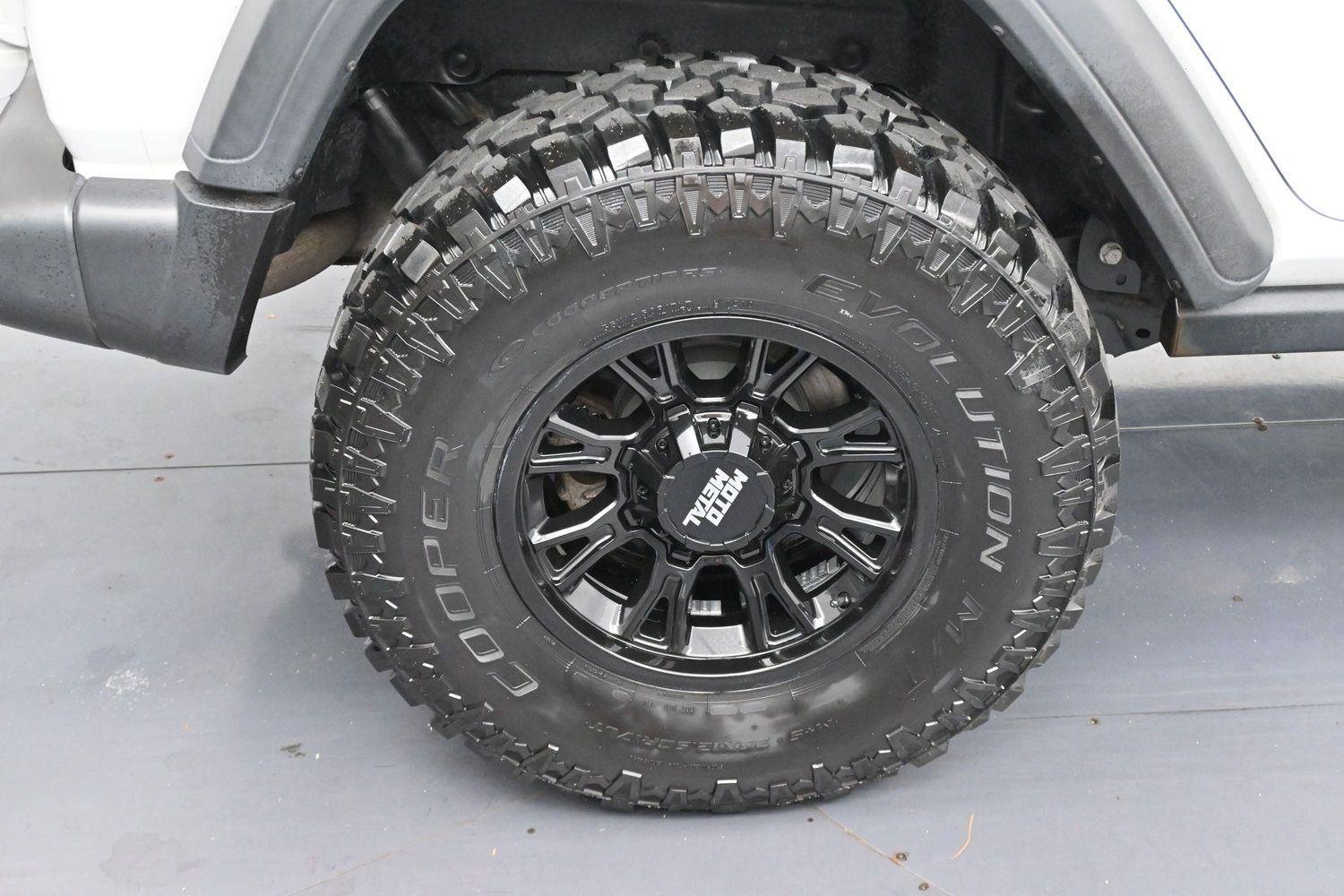 Used 2021 Bright White Clearcoat Jeep Unlimited Islander image 30