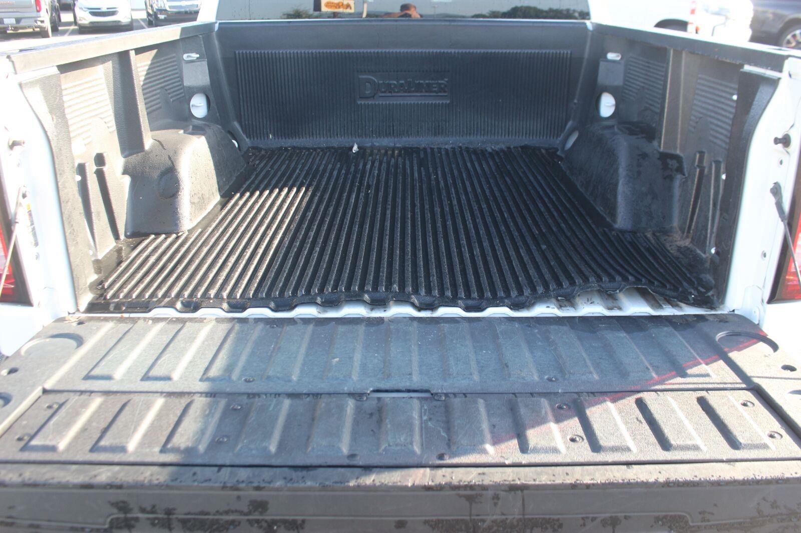 Used 2025 Summit White GMC SLT image 13