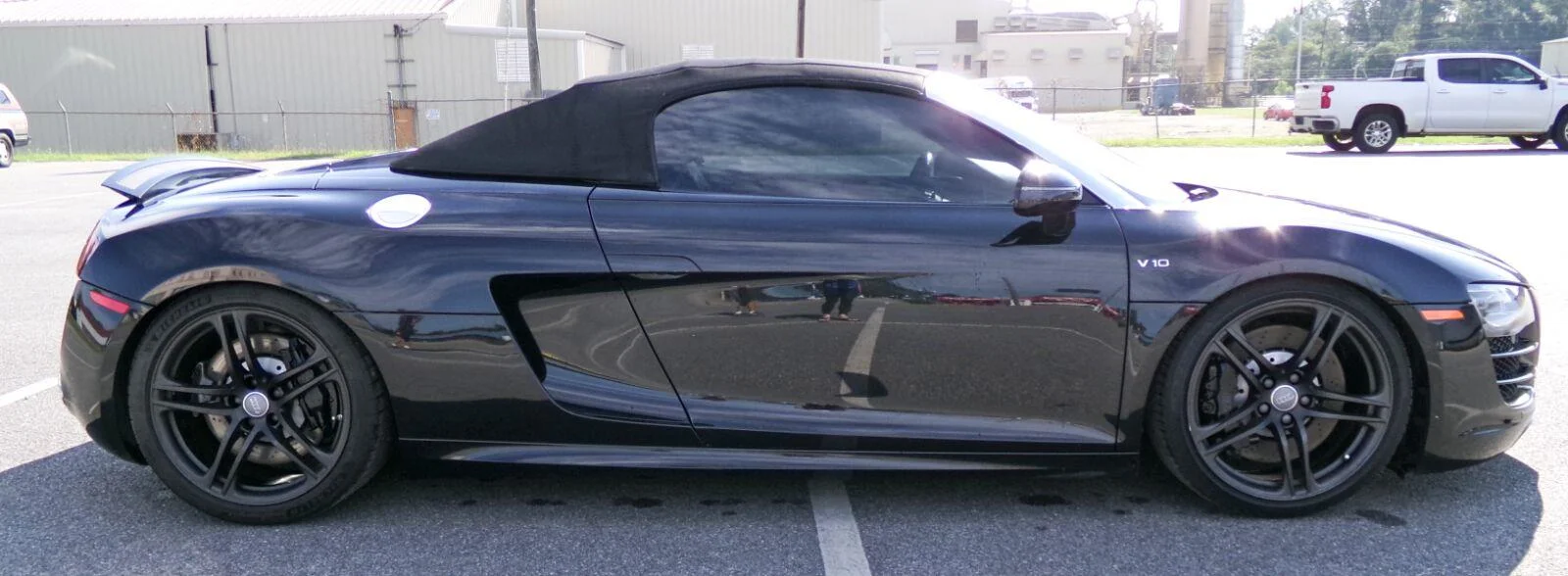 Used 2011  Audi 5.2L image 4