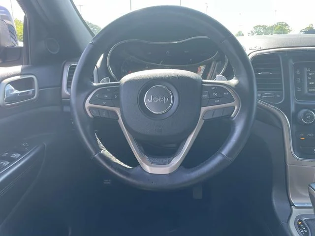 Used 2016 Black Jeep Laredo image 14