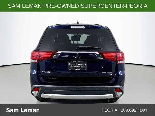 Used 2016  Mitsubishi  image 6