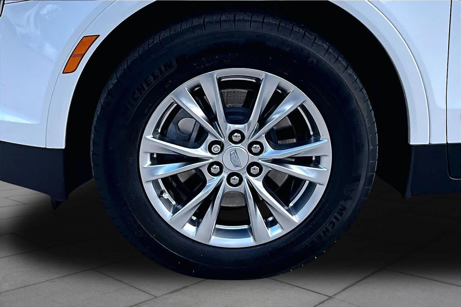 Used 2020 Crystal White Tricoat Cadillac Premium Luxury FWD image 11