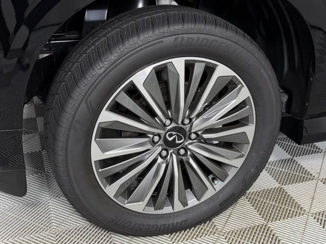 New 2026 BLACK OBSIDIAN INFINITI Luxe 2WD image 4