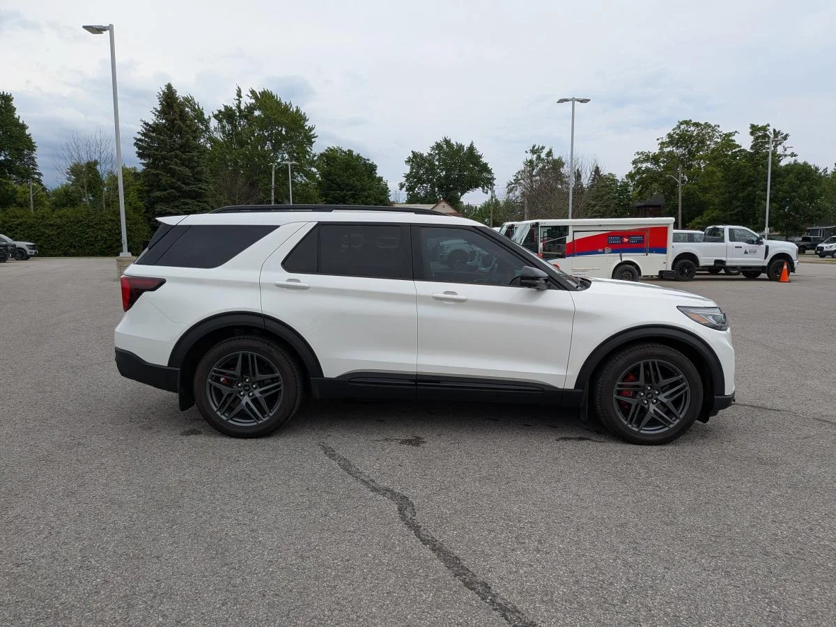 Used 2025 White Ford ST image 4
