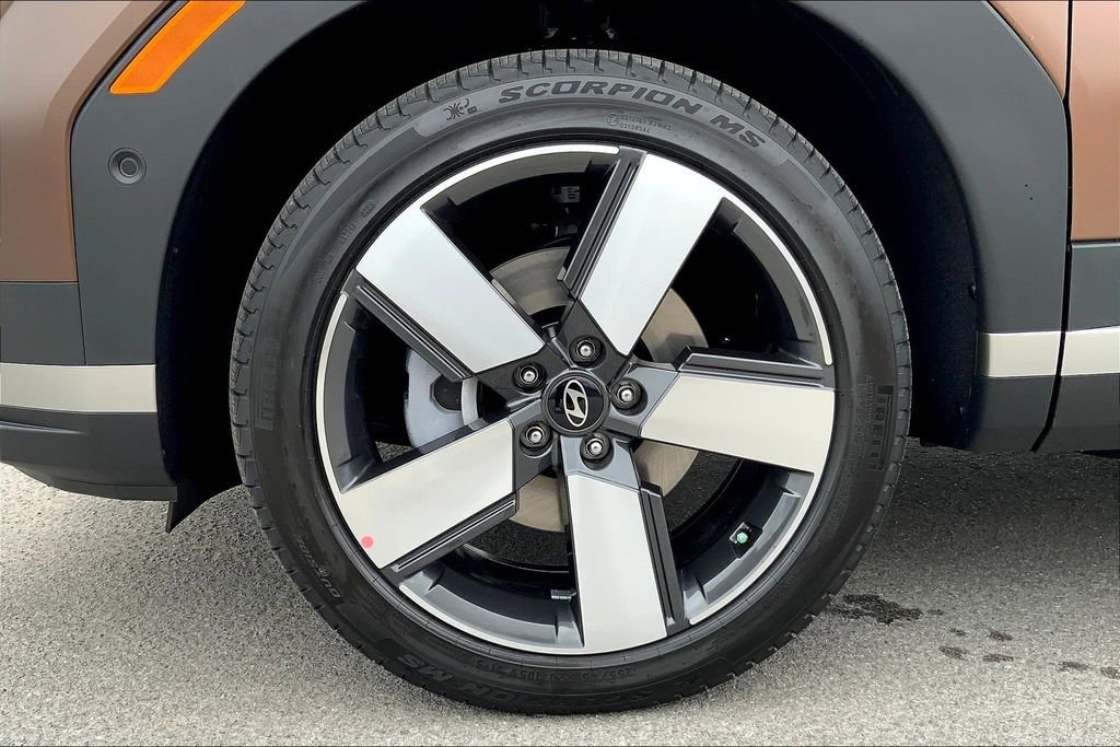 2025 Hyundai Santa Fe Limited - Photo 12
