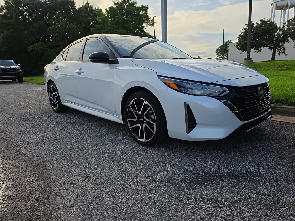 2025 Nissan Sentra SR CVT's photo