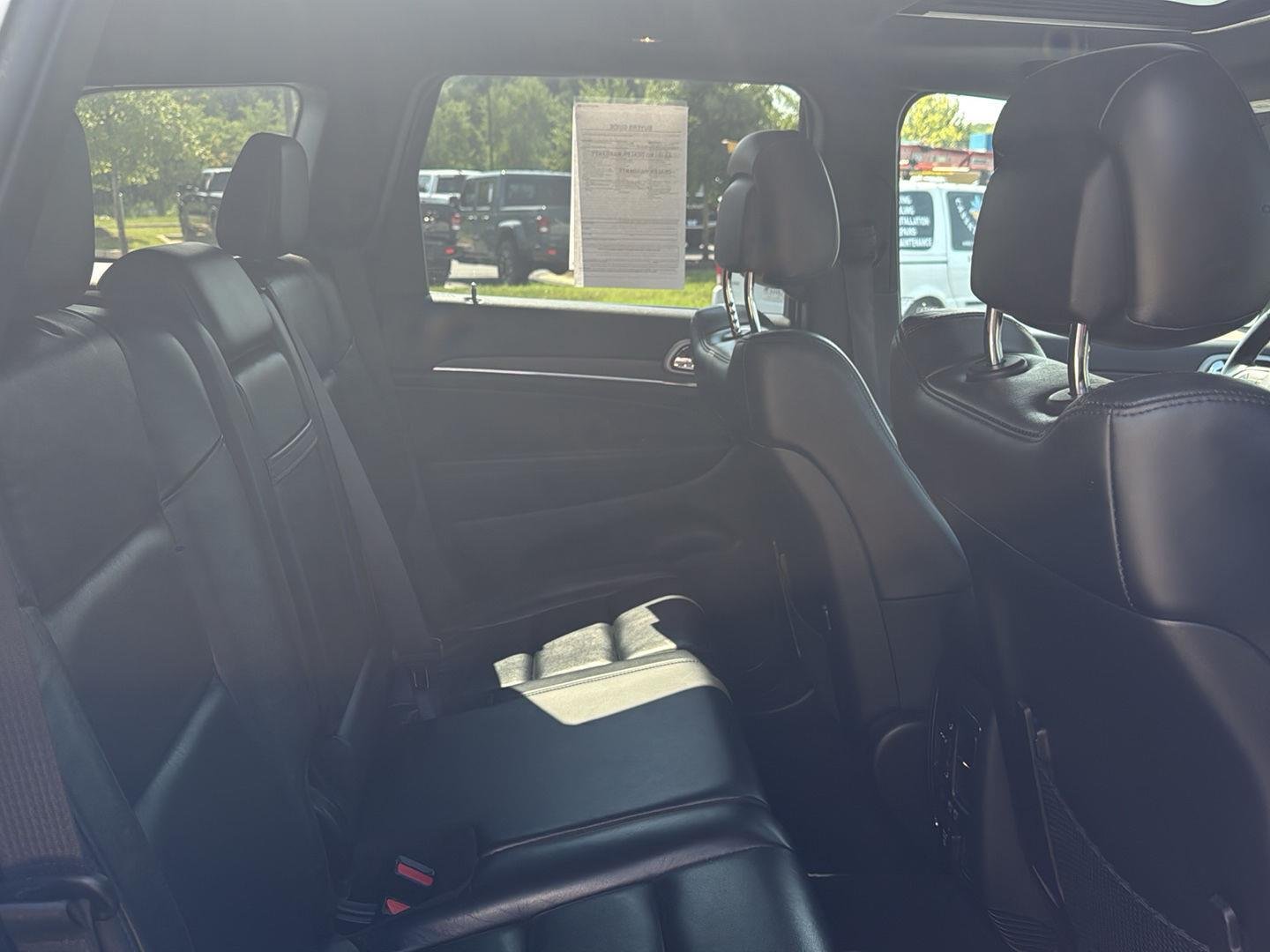 Used 2022 Bright White Clearcoat Jeep Limited image 28