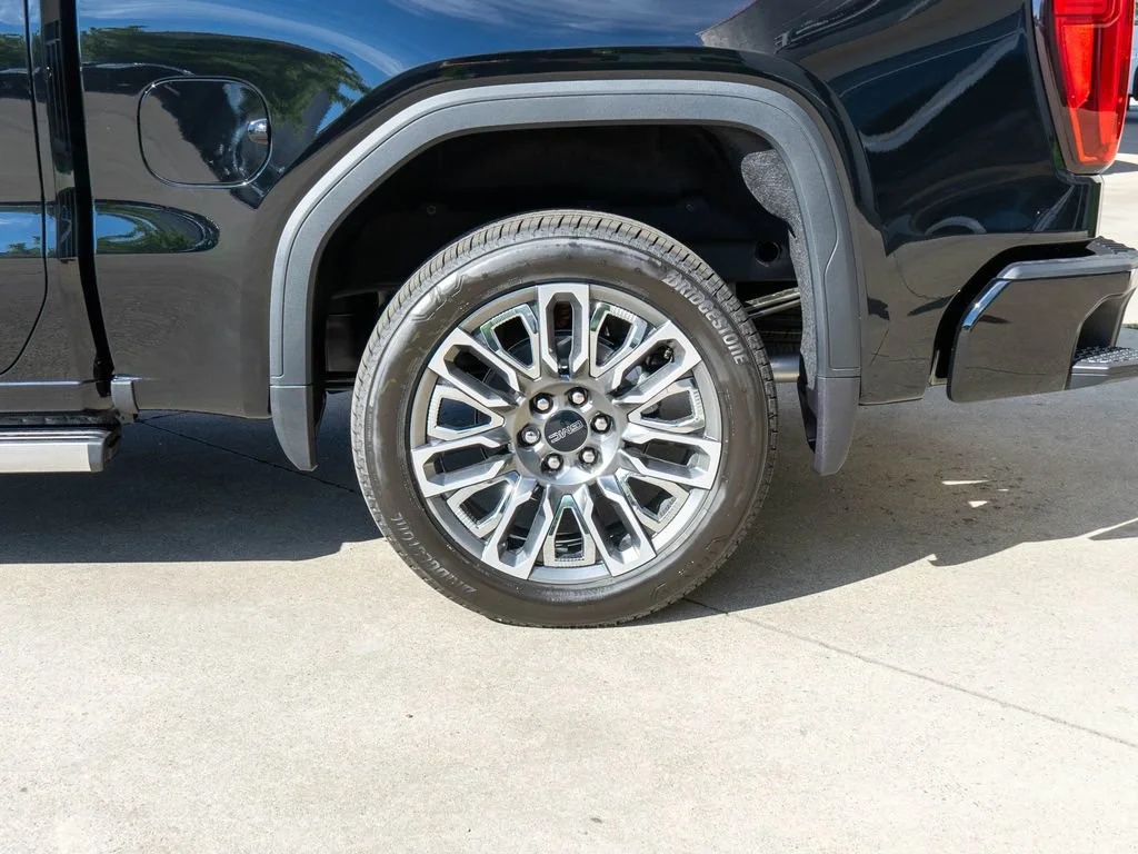 New 2026 Onyx Black GMC Denali Ultimate image 32