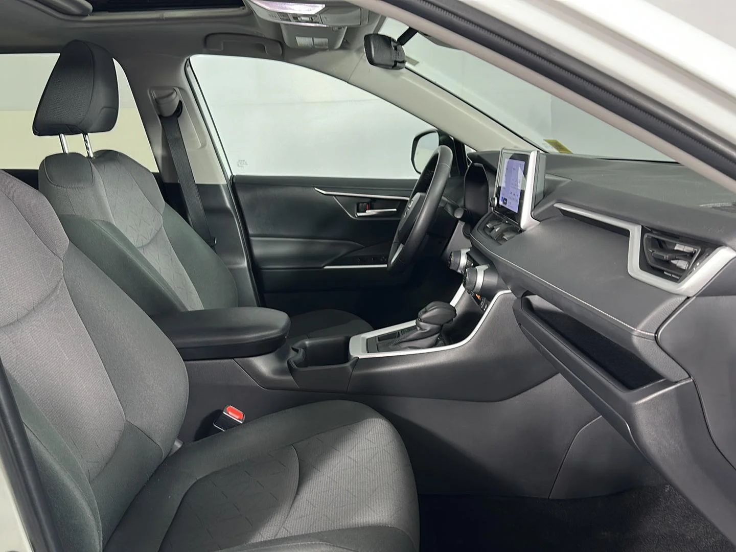 Used 2024 Ice Cap Toyota XLE image 28