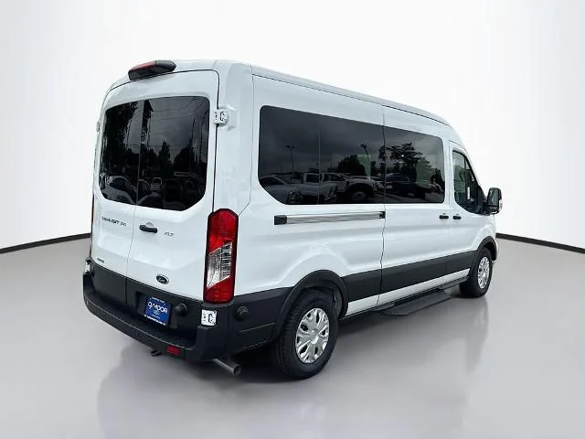 New 2025 Oxford White Ford Passenger Van XLT image 40