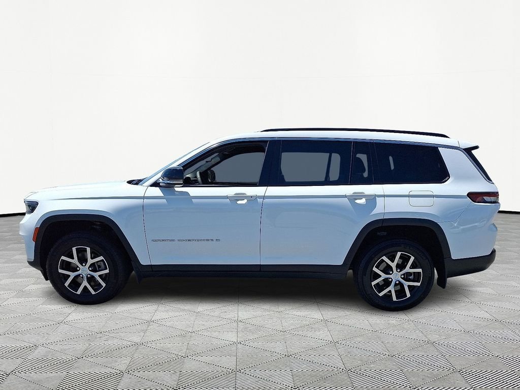 Used 2024 White Jeep Limited image 4