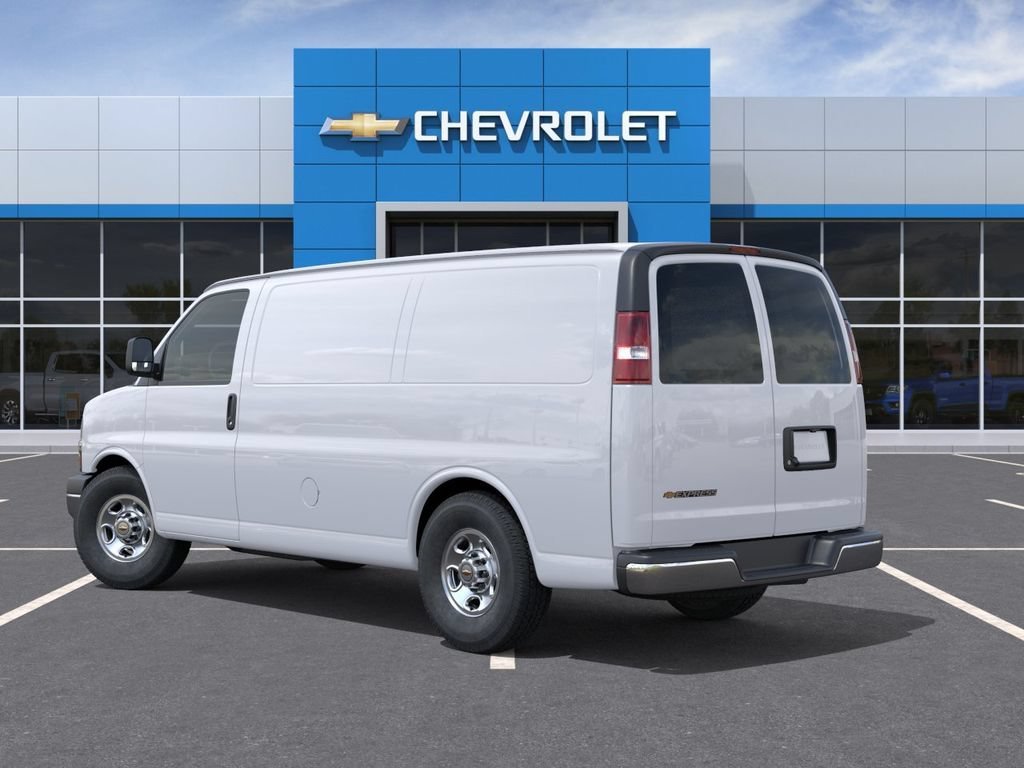 New 2026 Summit White Chevrolet WT image 3