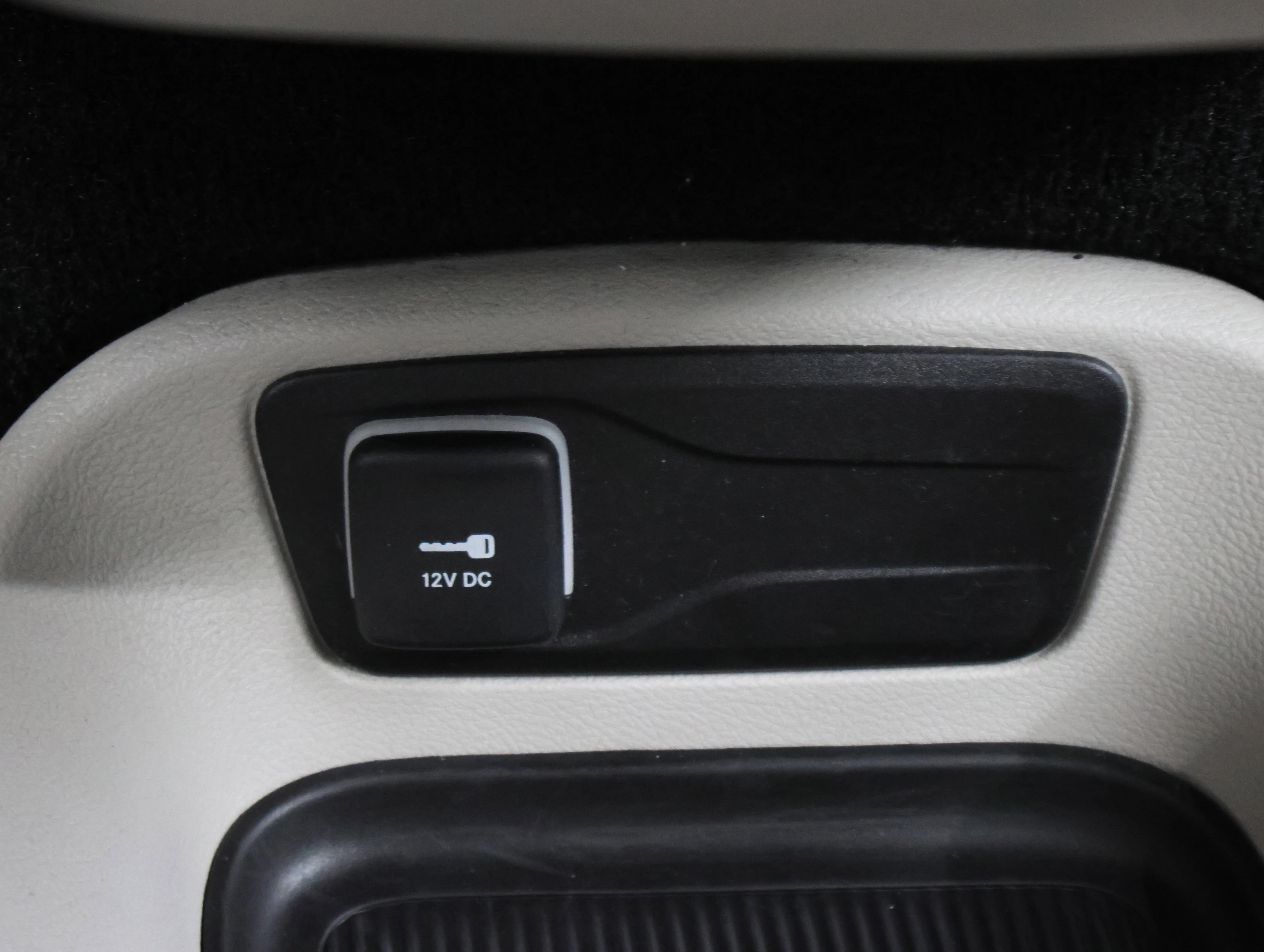 Used 2024 Diamond Black Crystal Pearlcoat Chrysler Touring L image 47