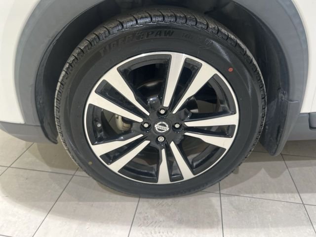 Used 2019 White Nissan SR image 28