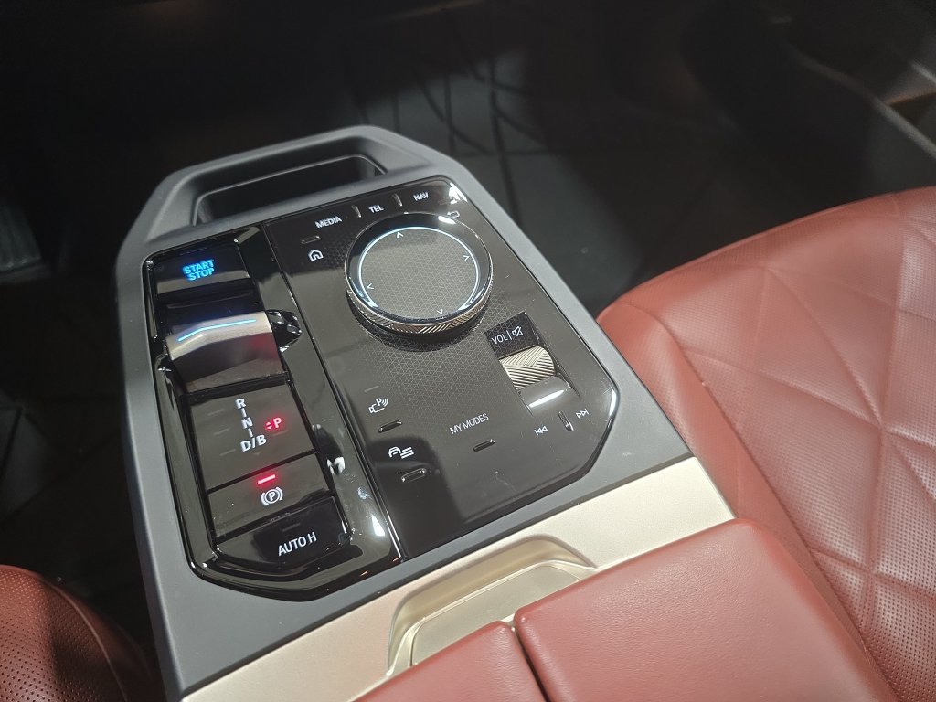 Certified Used 2024 Storm Bay Metallic BMW xDrive50 image 19