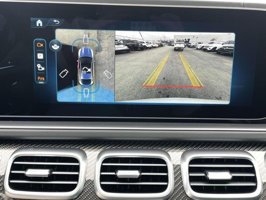 New 2026 MANUFAKTUR Moonlight White Metallic Mercedes-Benz AMG® GLE 63 S image 26