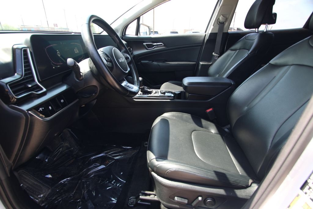 Used 2024 White Kia EX image 6